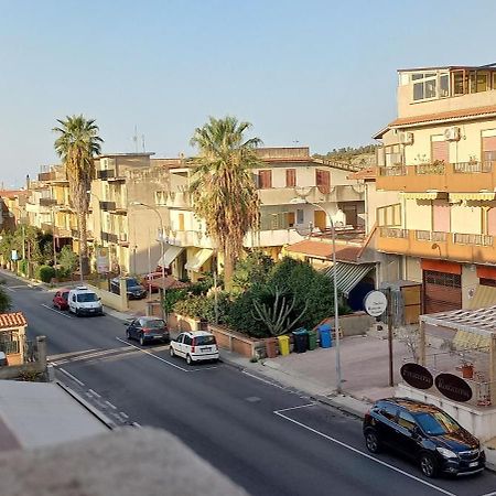 L'Isola Di Ago Lejlighed Torregrotta Eksteriør billede